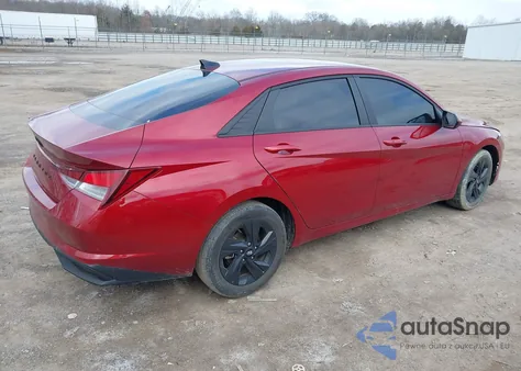 2023 Hyundai Elantra Sel z USA, uszkodzony, nr VIN KMHLM4AG0PU562211